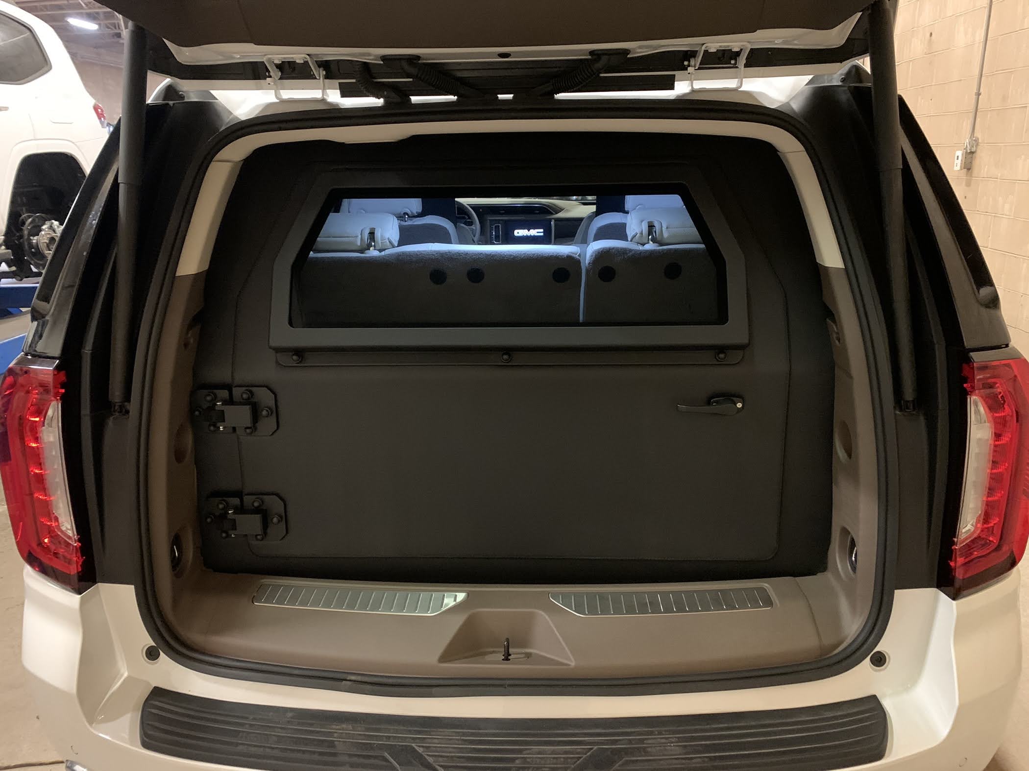 GMC Denali (White Interior)