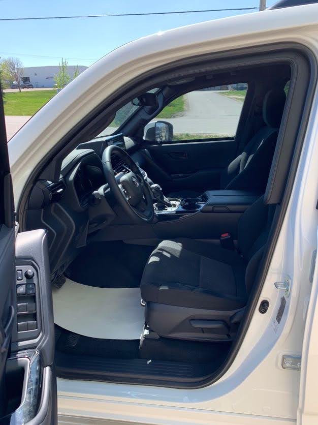 Toyota Land Cruiser (White)