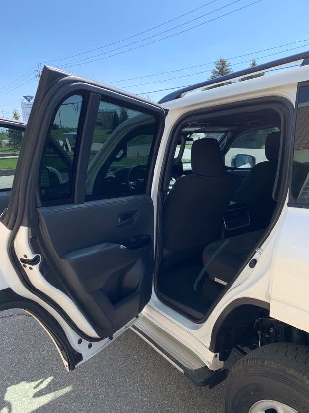 Toyota Land Cruiser (White)