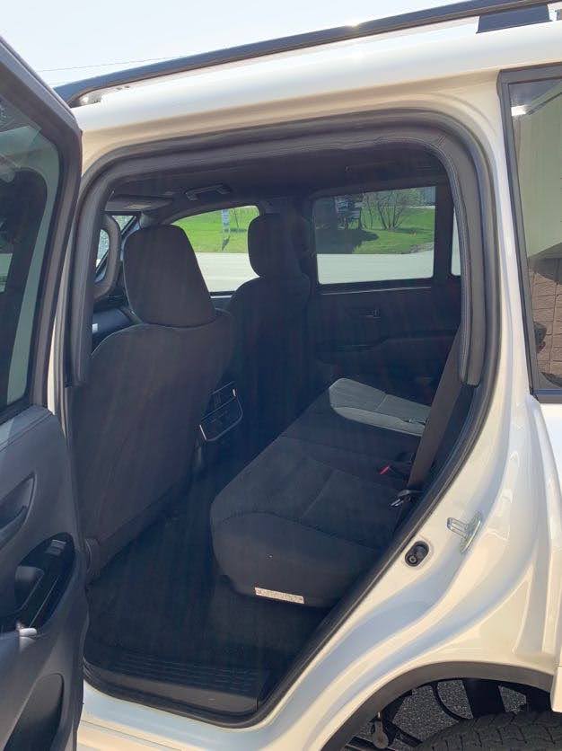 Toyota Land Cruiser (White)