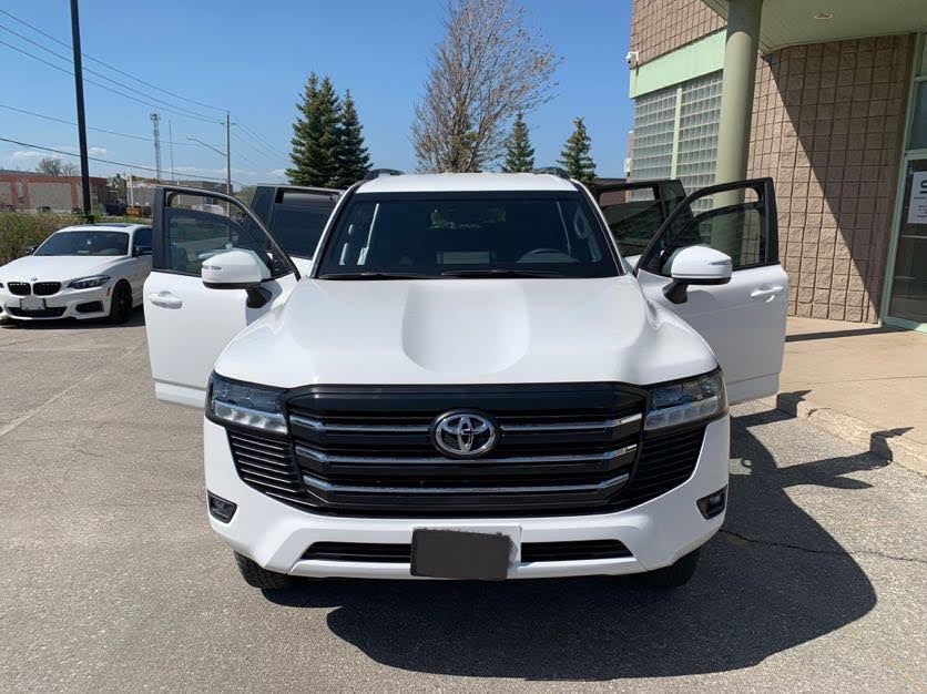 Toyota Land Cruiser (White)