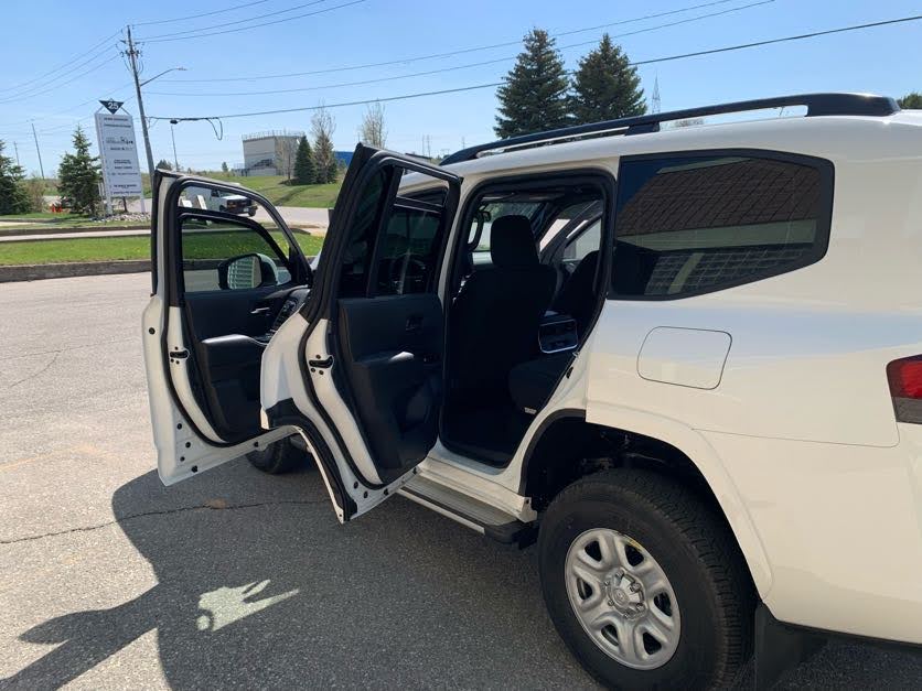 Toyota Land Cruiser (White)