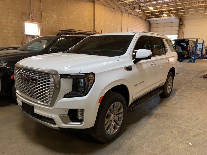 GMC Denali (interior negro)