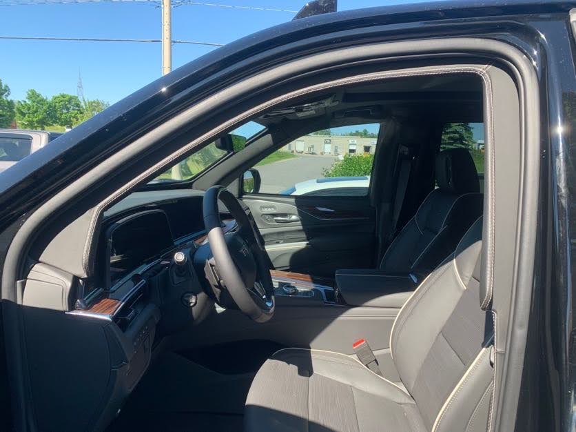 Cadillac Escalade (Black Interior)