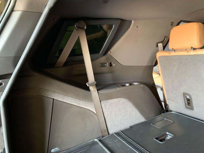 Cadillac Escalade (Beige Interior)