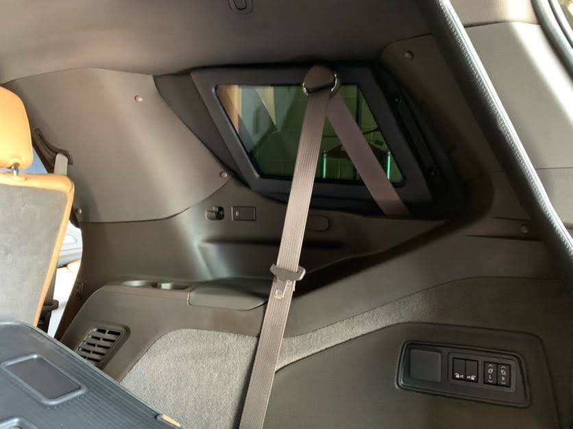 Cadillac Escalade (Beige Interior)