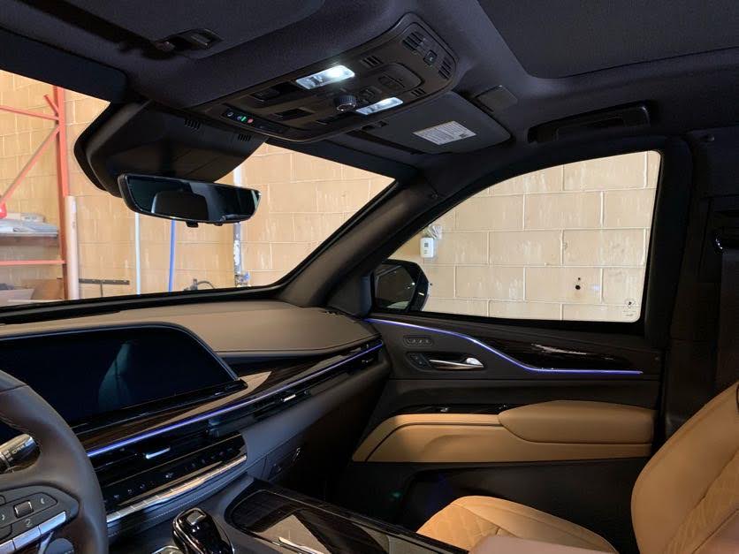 Cadillac Escalade (Beige Interior)