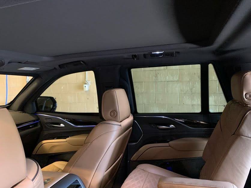 Cadillac Escalade (Beige Interior)