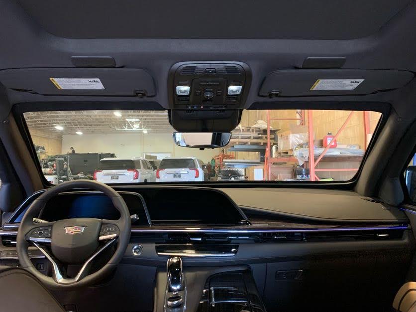 Cadillac Escalade (Beige Interior)