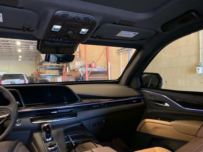Cadillac Escalade (Beige Interior)