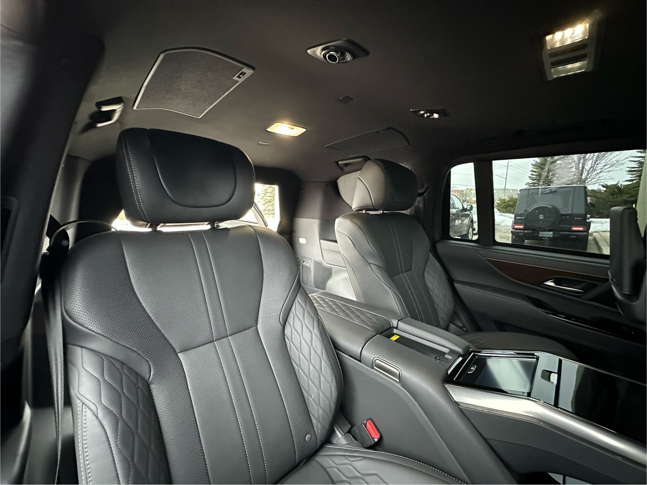 Lexus LX 600 (Black)