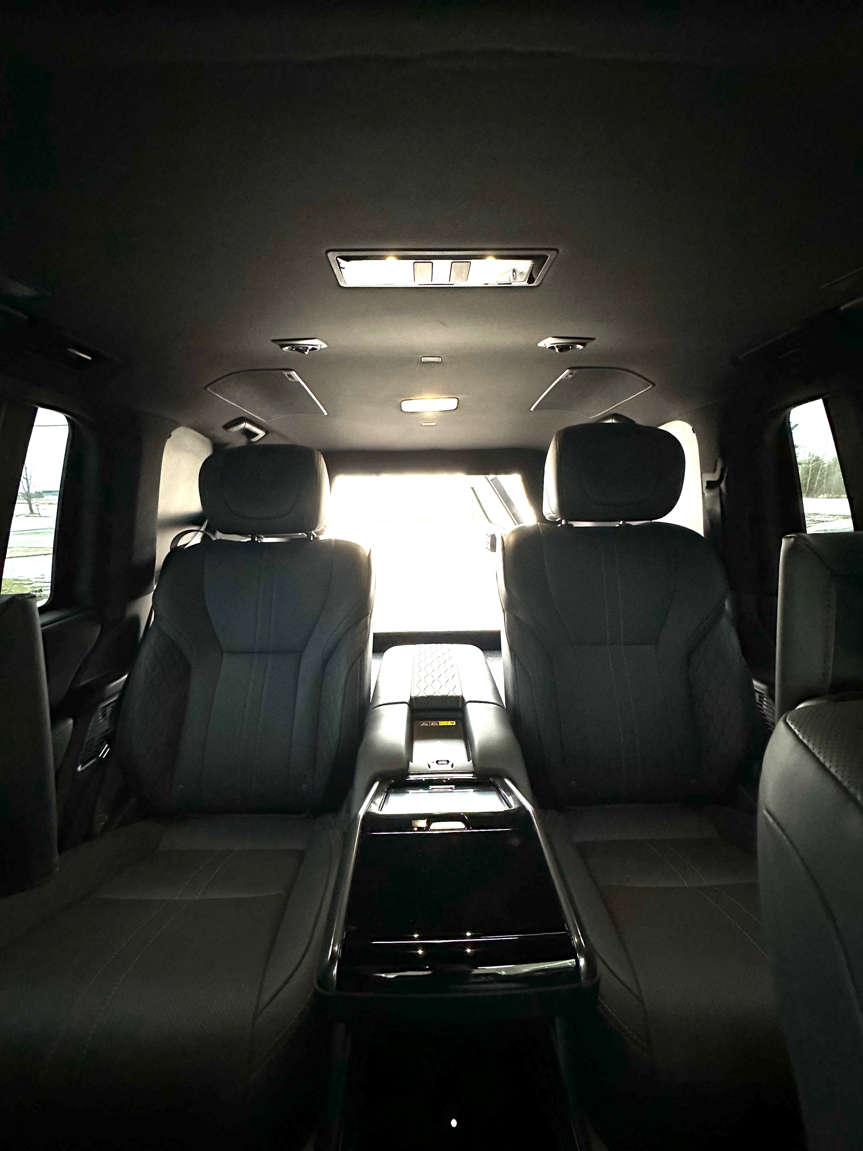 Lexus LX 600 (Black)