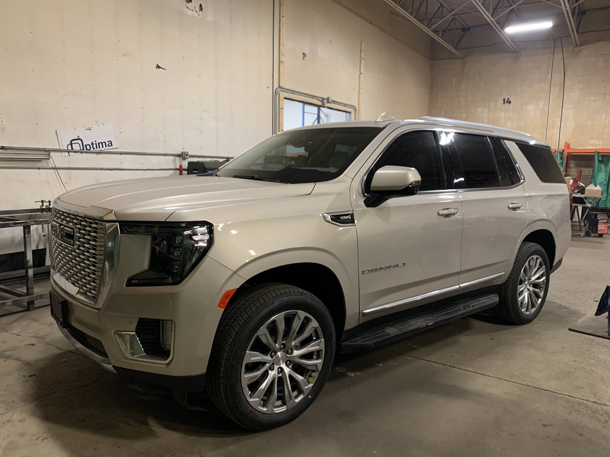 GMC Denali (Grey)
